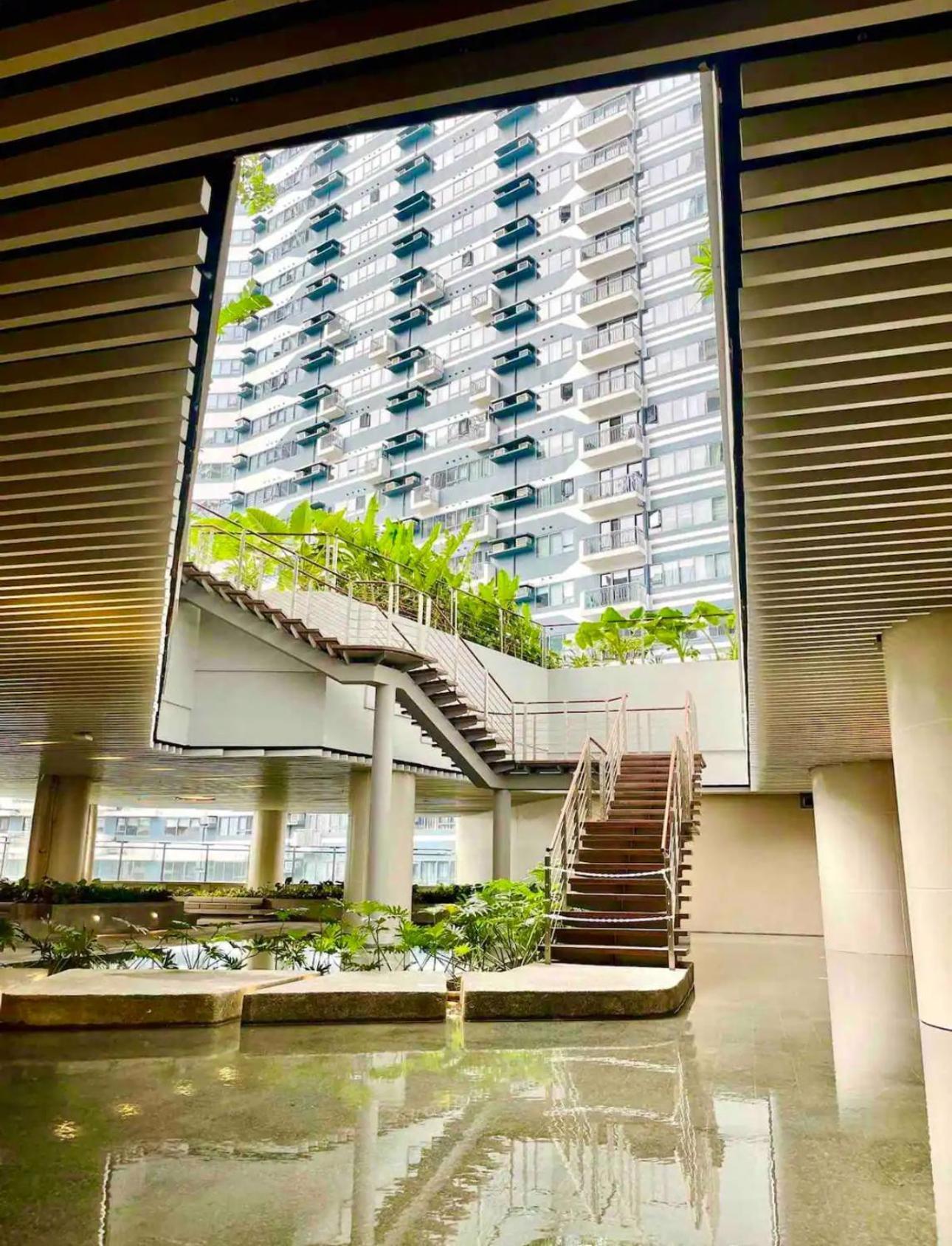 Muji-Inspired Home-Tel In The Heart Of Makati Manila Exterior foto